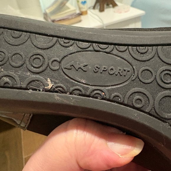 ANNE KLEIN AK Sport black flat slip-on shoes women size 8M - Picture 9 of 10